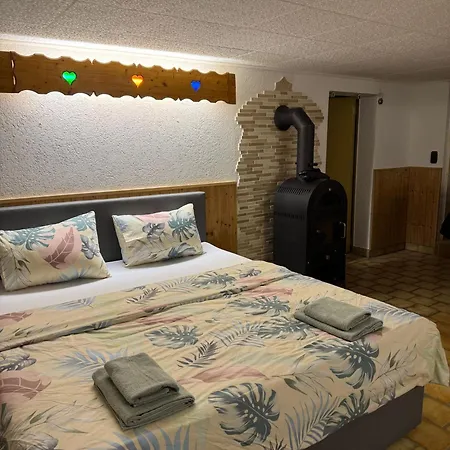 With Kitchen, Double Bed, Tv, S-bahn 5 Min Dietzenbach