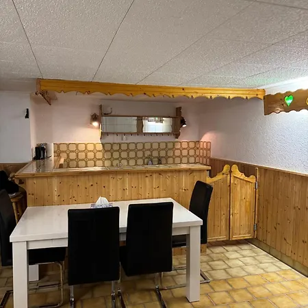 With Kitchen, Double Bed, Tv, S-bahn 5 Min Apartmán Dietzenbach