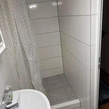 With Kitchen, Double Bed, Tv, S-bahn 5 Min * Dietzenbach