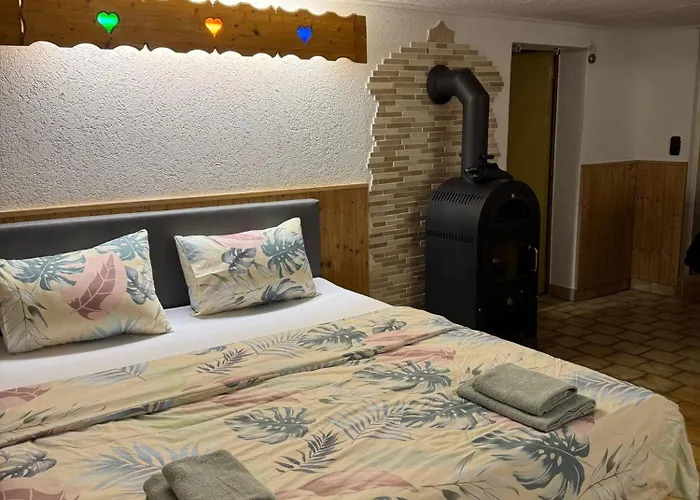 With Kitchen, Double Bed, Tv, S-bahn 5 Min Dietzenbach